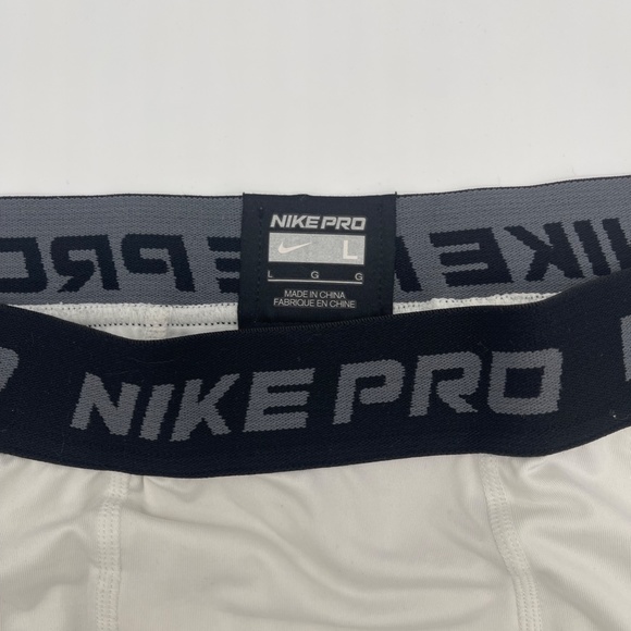 Nike Combat Padded Football Shorts Youth Large White - Picture 4 of 5